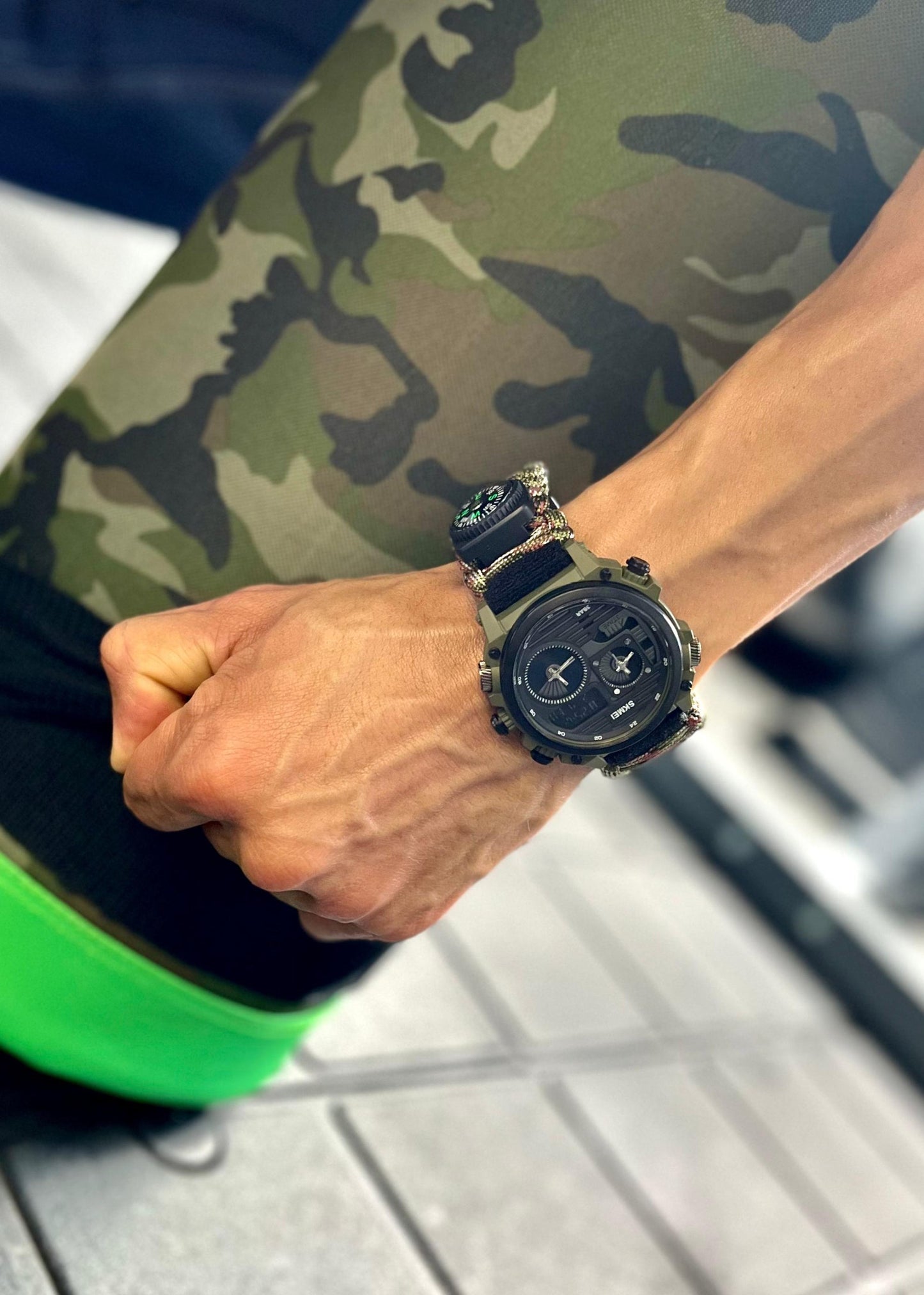 Reloj SKMEI 2202 Supervivencia Resistente y Multifuncional